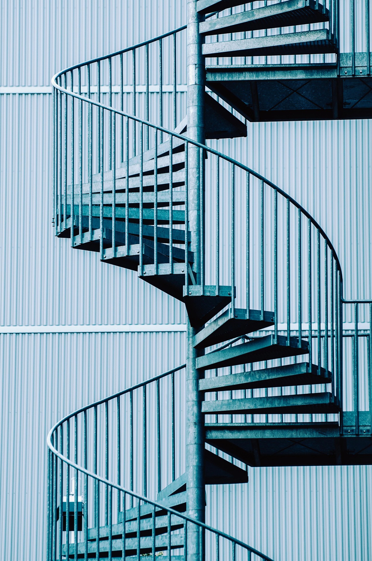 Treppenstatik Frankfurt - Professionelle Tragwerksplanung für Stahl-, Holz- und Betontreppen